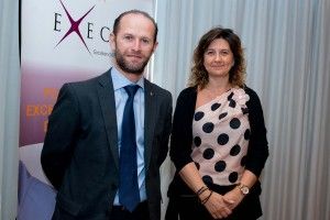 Miguel Calvo y Begoña Hernández al inicio del desayuno de EXECyL con los medios.